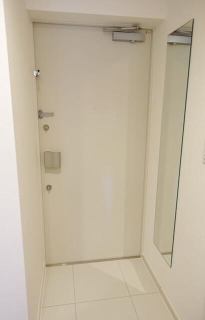 玄関　※写真は同タイプ住戸です。
