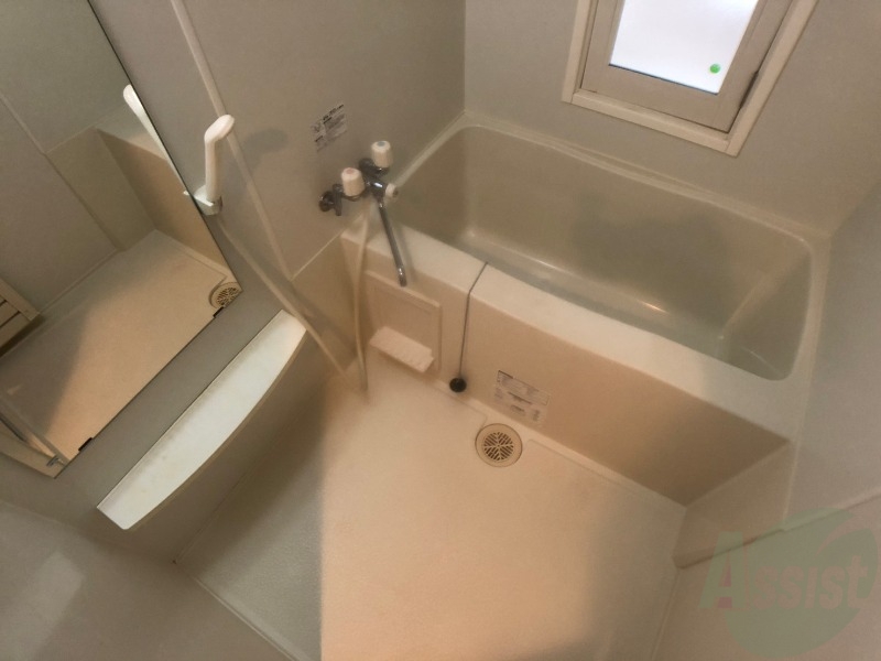 バス・シャワールーム　疲れを癒すには湯船でゆっくりするのが良いですよ。