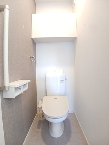 トイレ　ゆったりとした空間のトイレです