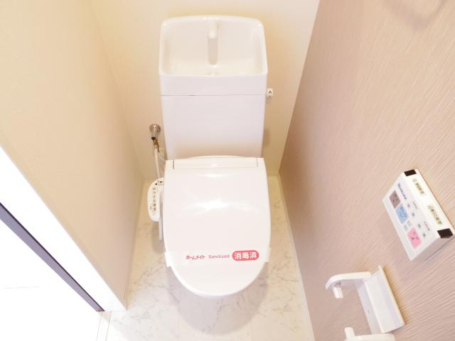 トイレ　同系モデル写真