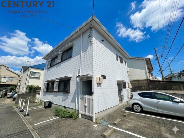 建物外観　敷地内に駐車場あり！