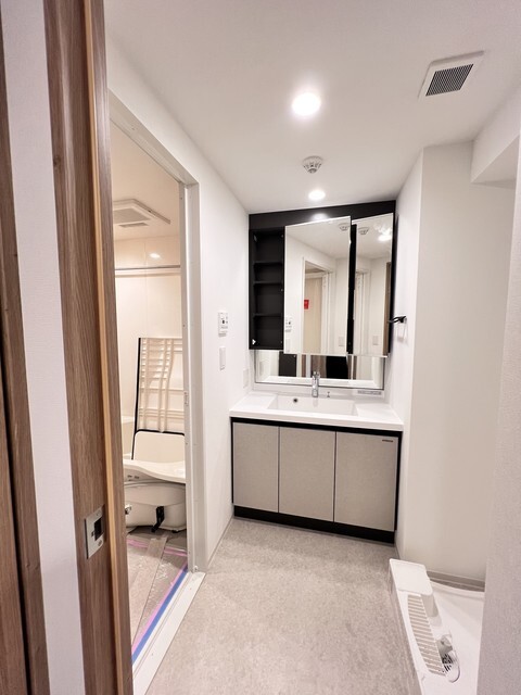 洗面設備　※写真は同タイプ住戸です。