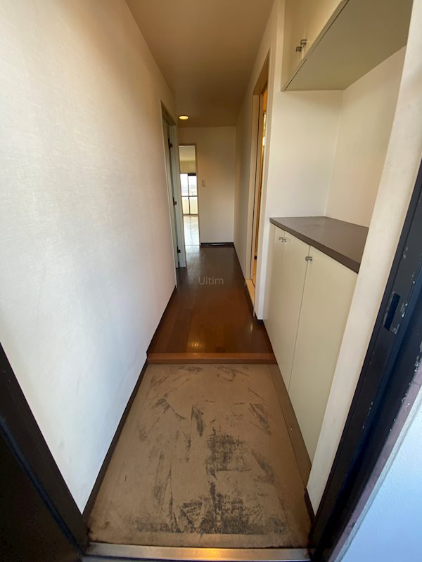 玄関　別部屋の写真おです。ご参考までに