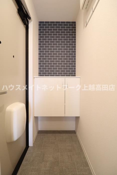 リナーシェ Bの玄関写真