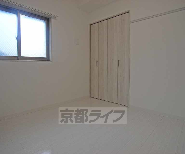 居室・リビング　清潔感のあるお部屋です。