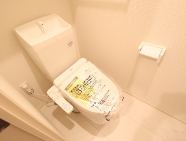 ＪＲ豊肥本線 平成駅 徒歩14分 3階建 築6年のトイレ写真