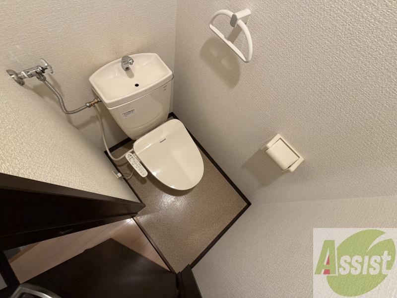 地下鉄東西線 発寒南駅 徒歩3分 3階建 築18年のトイレ写真