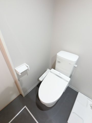 ＪＲ総武線 新検見川駅 徒歩6分 2階建 築9年のトイレ写真