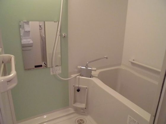 バス・シャワールーム　※別部屋の写真です