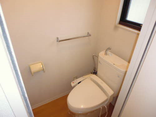 エステートこやま Eのトイレ写真