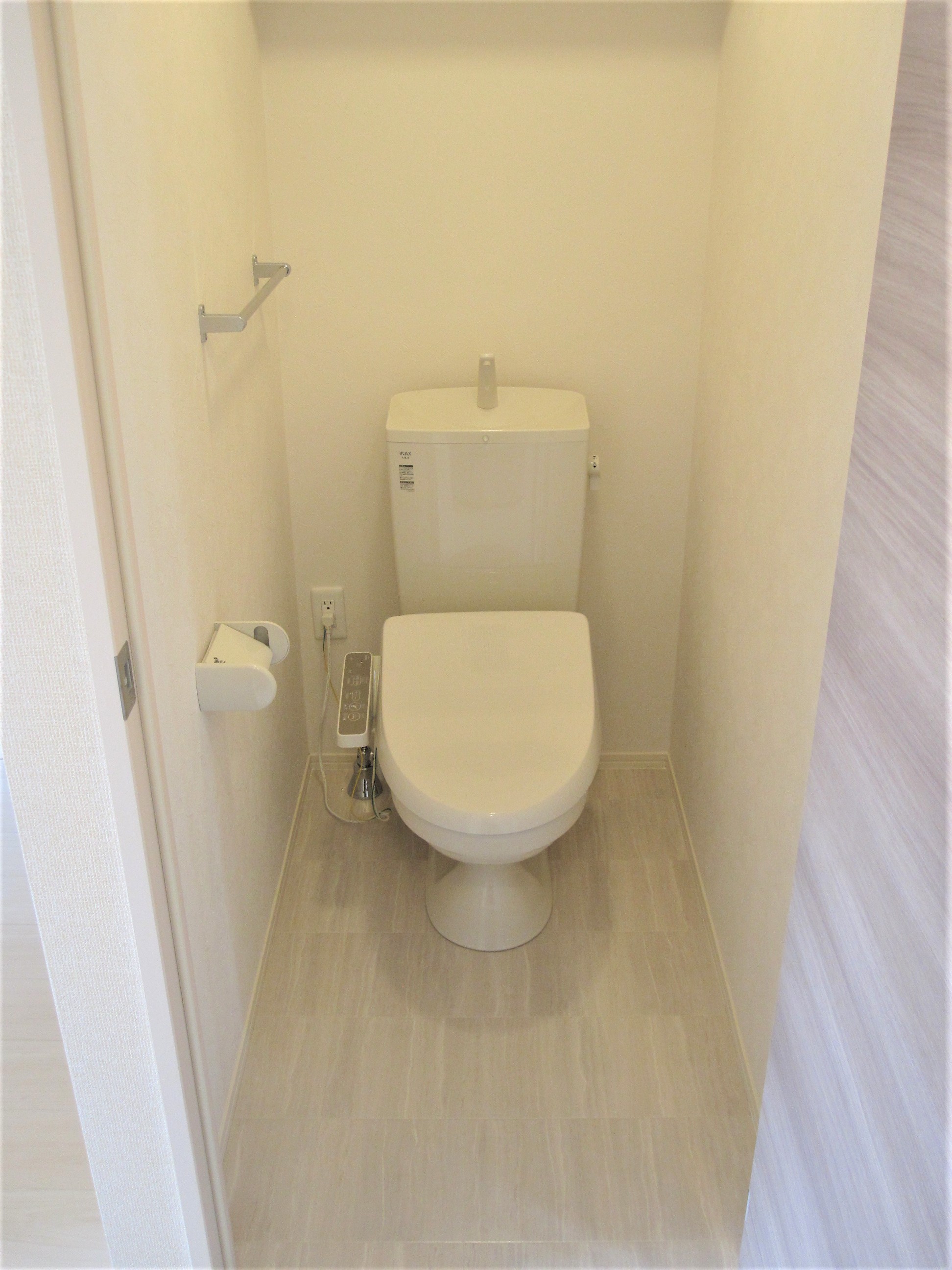 ＪＲ上越線 新前橋駅 徒歩18分 2階建 築8年のトイレ写真