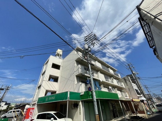 【広島市西区高須のマンションの建物外観】