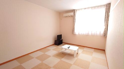 居室・リビング　床の柄色については異なる可能性がございます。