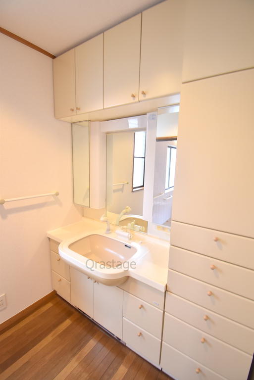 洗面設備　2階にも洗面はございます