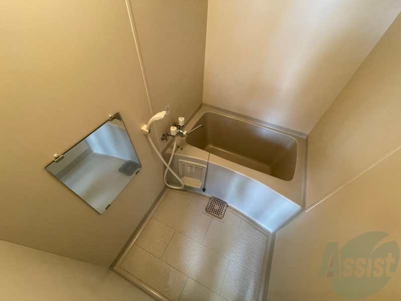 バス・シャワールーム　お風呂になります。一日の疲れを癒してくださいね。