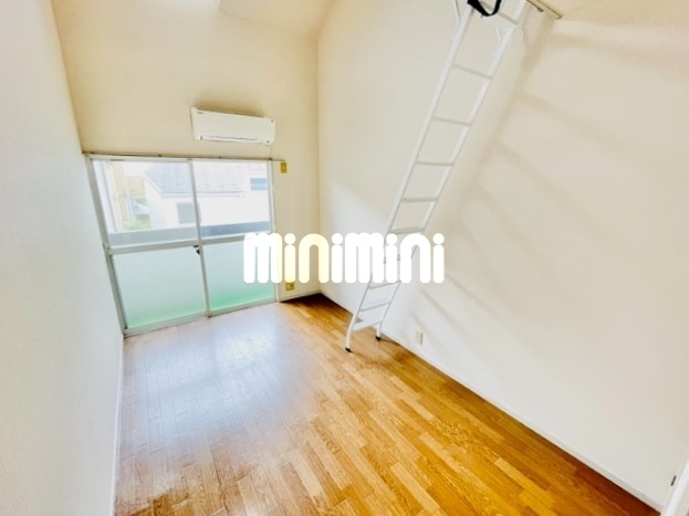 居室・リビング　スタンダードな間取りの洋室です♪