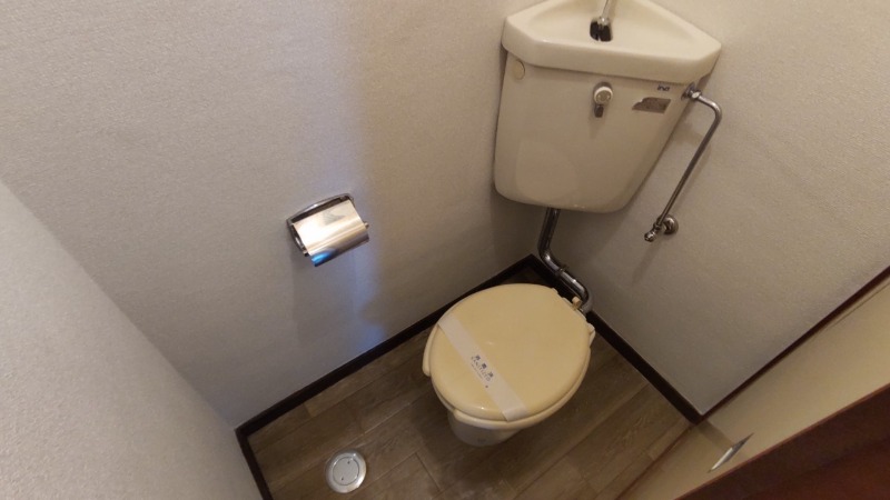 ＪＲ呉線 天応駅 徒歩73分 3階建 築42年のトイレ写真