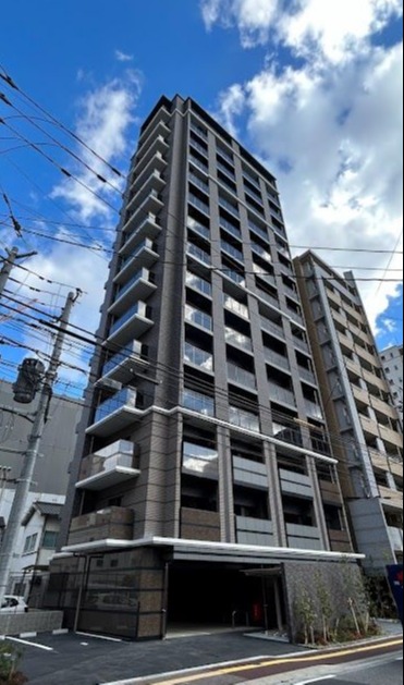 福岡市中央区白金のマンションの建物外観