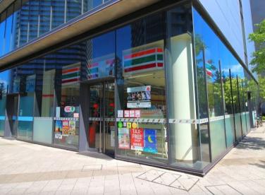 コンビニ　セブンイレブン晴海3丁目店（コンビニ）まで102m