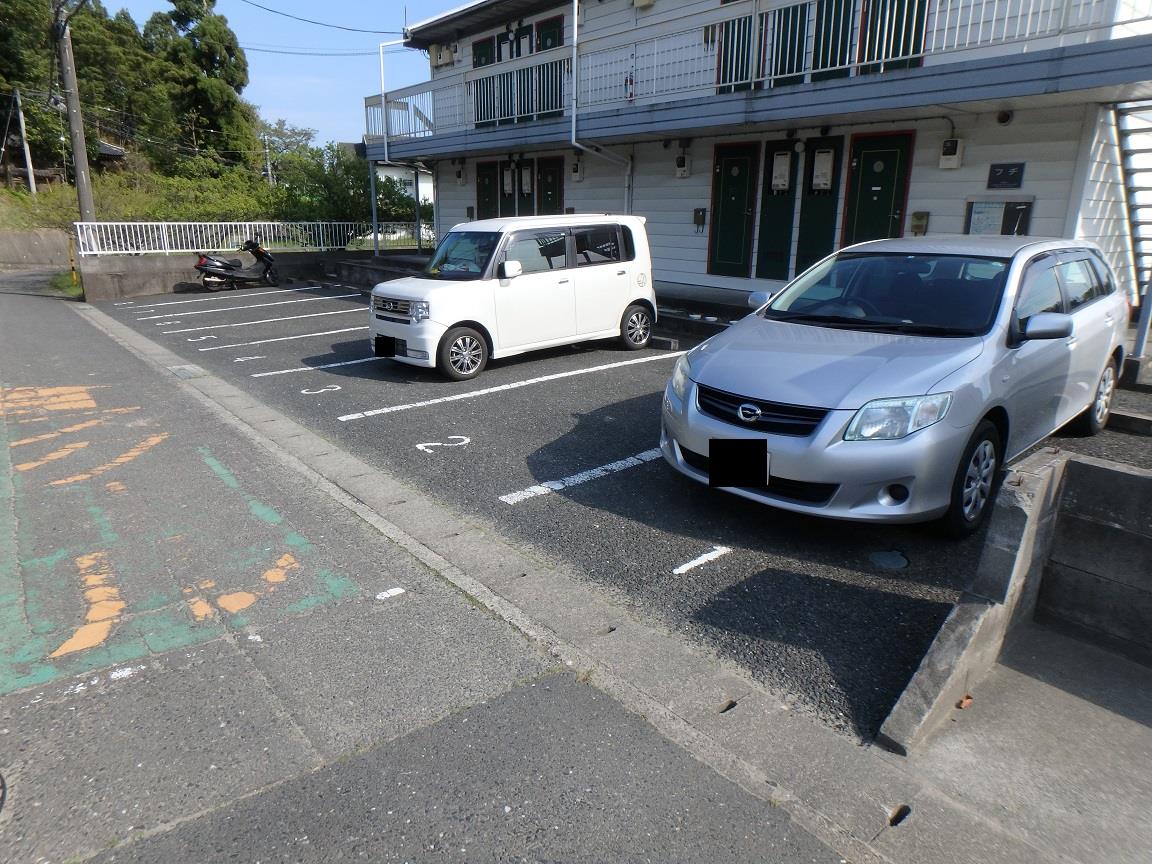 【フヂの駐車場】