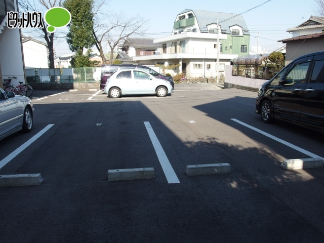 【ハイツ柿田の駐車場】