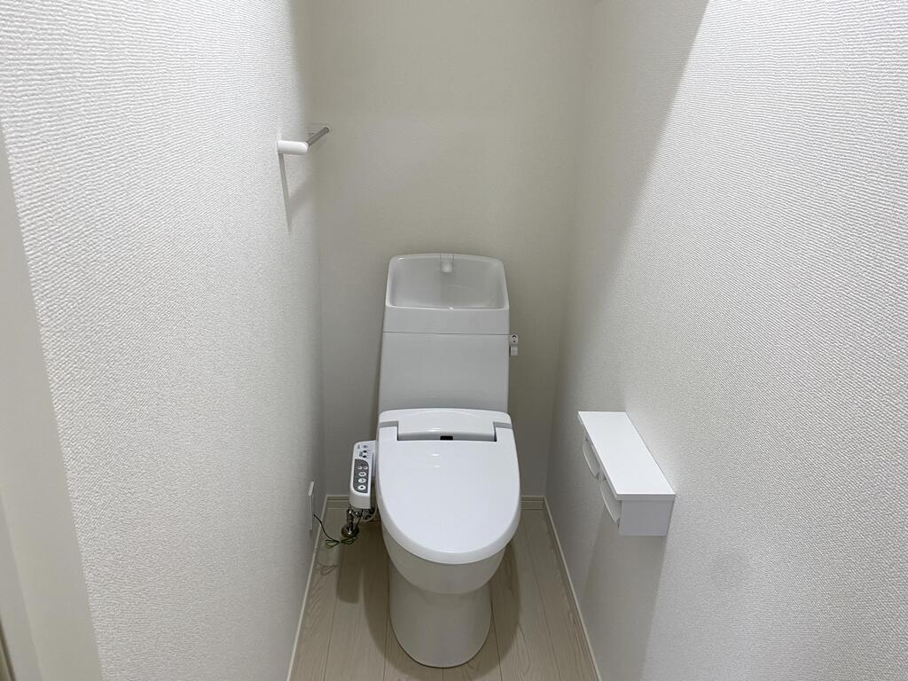 【東根市若木一戸建のトイレ】