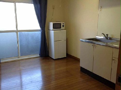 居室・リビング　部屋によって間取り、家具家電の有無が異なります