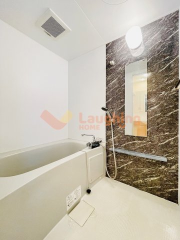 バス・シャワールーム　落ち着いた空間のお風呂です