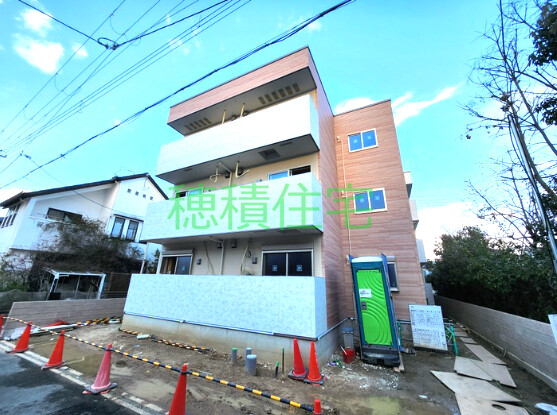 茨木市宮元町のアパートの建物外観