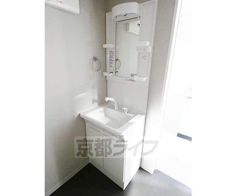 洗面設備　独立洗面台です！