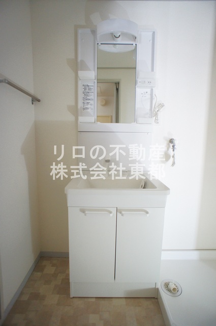 洗面設備　嬉しい洗面台は独立タイプ！