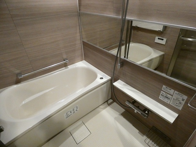 バス・シャワールーム　バスルーム