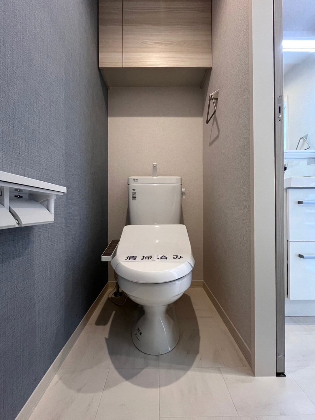 トイレ　温水洗浄便座付きの新品のトイレです