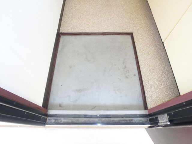 玄関　（イメージ）