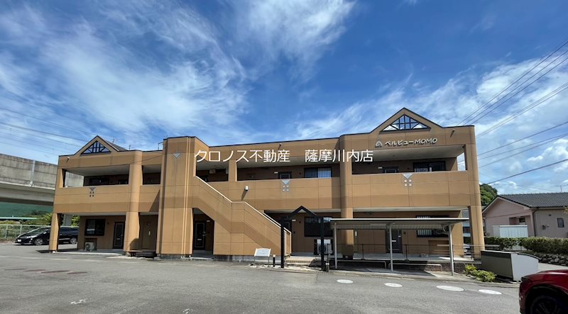 薩摩川内市百次町のアパートの建物外観