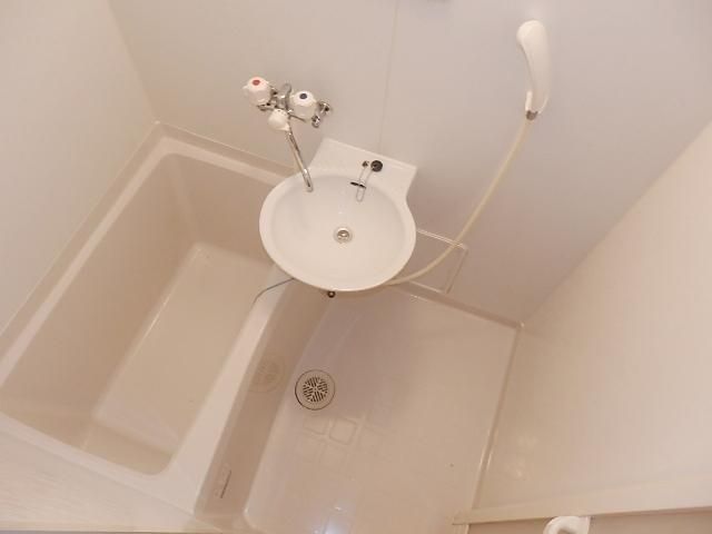 バス・シャワールーム　浴室乾燥機ございます