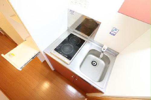 キッチン　２口コンロ付きラジエントヒータを設置