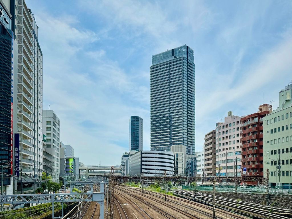 【ＴＨＥ　ＹＯＫＯＨＡＭＡ　ＦＲＯＮＴ　ＴＯＷＥＲの建物外観】