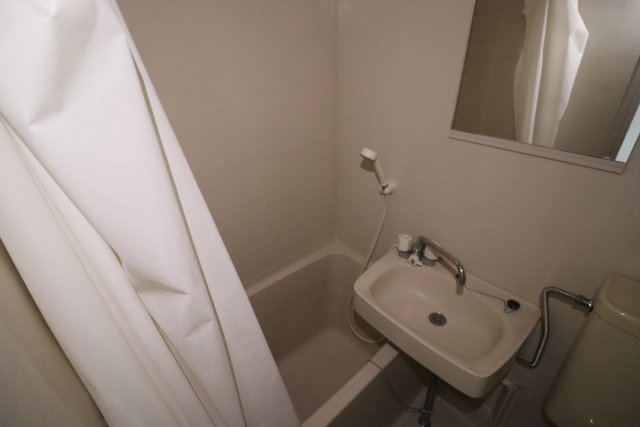 バス・シャワールーム　同物件別部屋です。