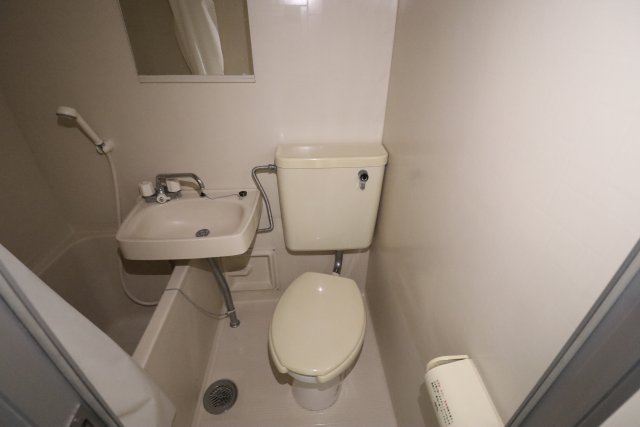 トイレ　同物件別部屋です。