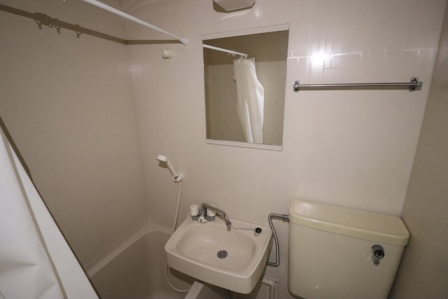 洗面設備　同物件別部屋です。