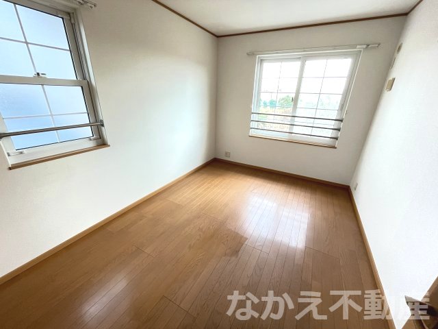 その他部屋・スペース　広くて明るい寝室