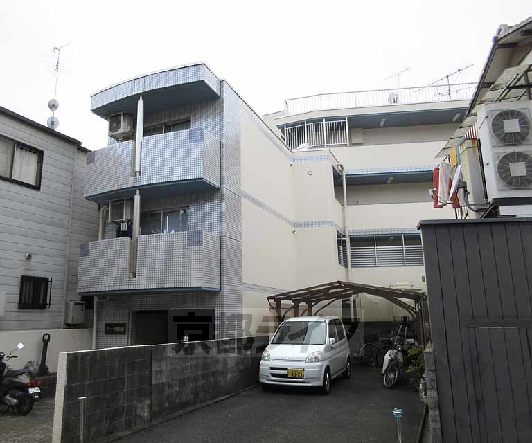 京都市伏見区醍醐東合場町のマンションの建物外観