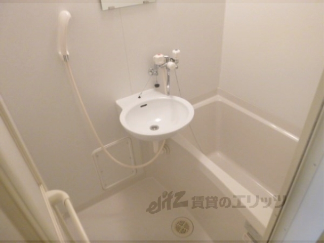 バス・シャワールーム　バス