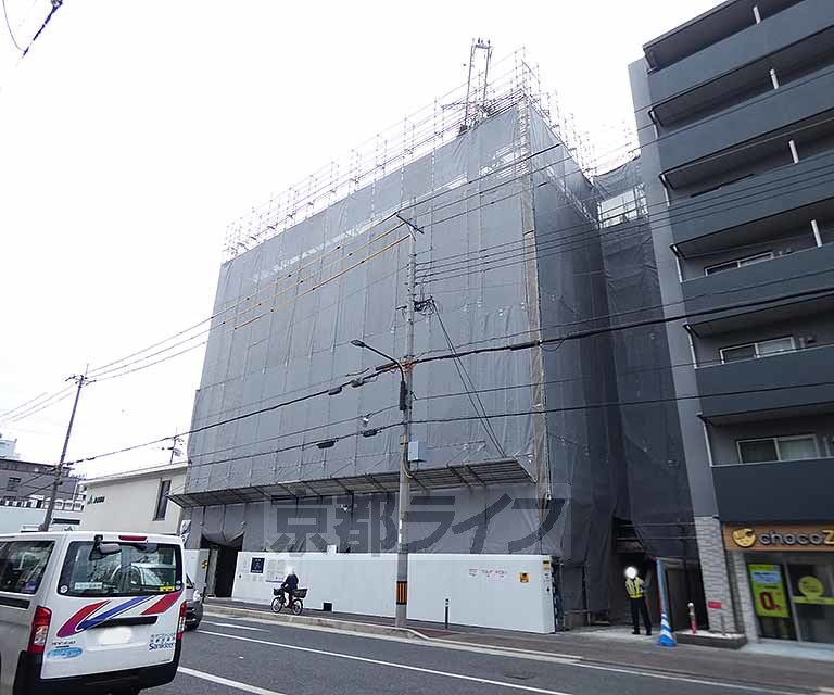 【京都市伏見区深草西浦町５丁目のマンションの建物外観】