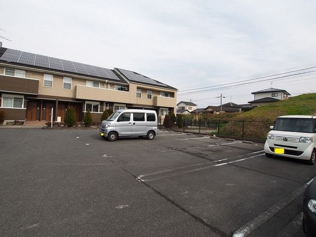 【中間市土手ノ内のアパートの駐車場】