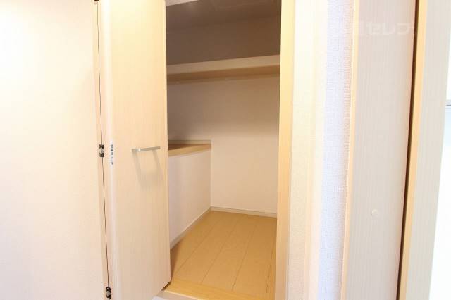 収納　他号室の写真になります。