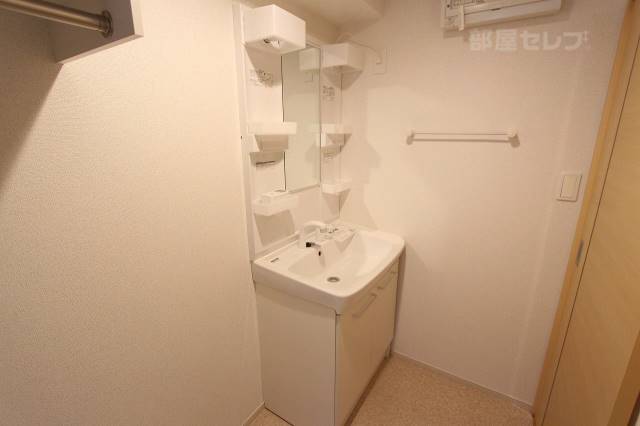 洗面設備　他号室の写真になります。