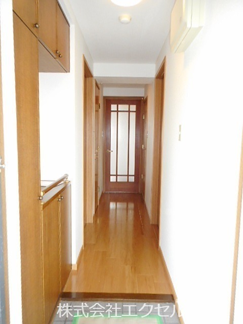 玄関　シューズボックス完備の玄関です。