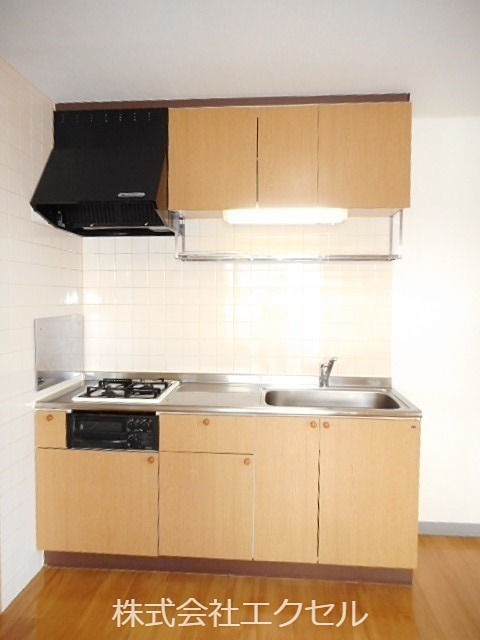 キッチン　便利なガスコンロ付きです。